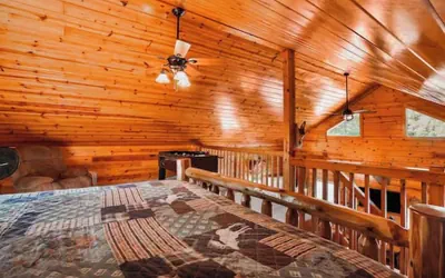 Photo 3 - Secluded Cabin Villa With Hot Tub, Pond & Hiking