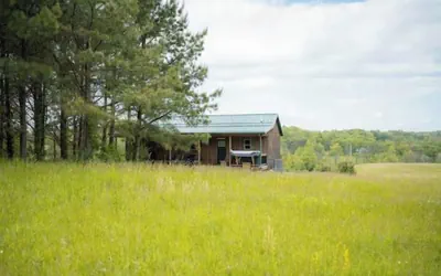 Secluded Hocking Hills Villa With Pond and Hot Tub