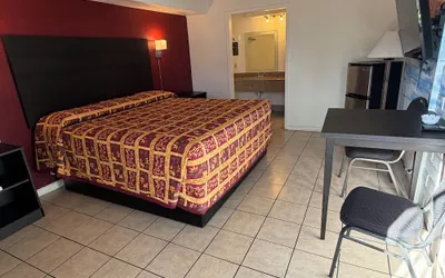 Photo 3 - Trade Winds Motel
