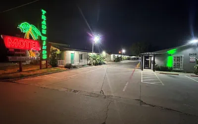Trade Winds Motel