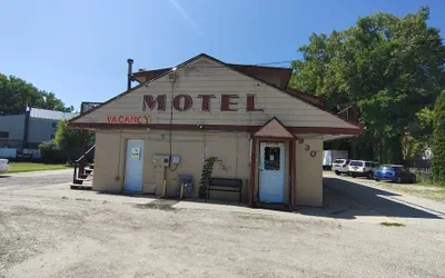 Photo 2 - Bob's Woodstock Motel