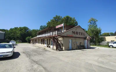 Bob's Woodstock Motel