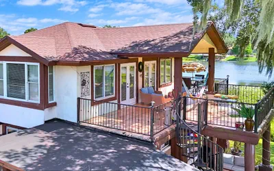 Photo 4 - Lakeside Retreat With Lake View, Pool & Terrace