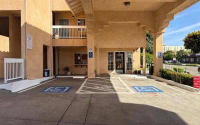 FOOTHILL INN