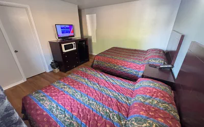Photo 4 - Sands Motel