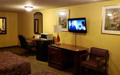 Photo 5 - Regal inn