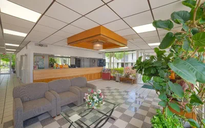 Photo 3 - MASTERS ECONOMY INN