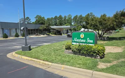 Photo 2 - MASTERS ECONOMY INN