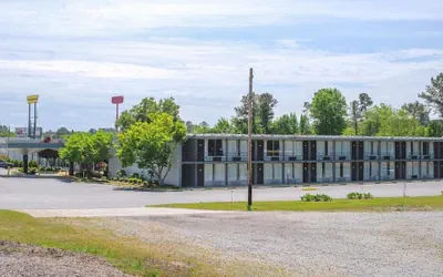 MASTERS ECONOMY INN