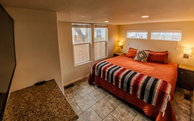 Photo 2 - Edge of the Desert Inn