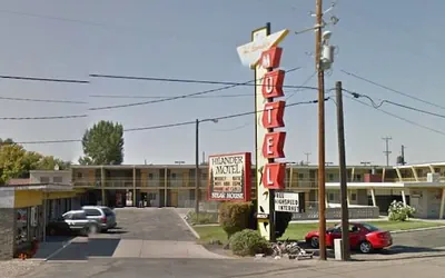 Photo 2 - Hilander Motel