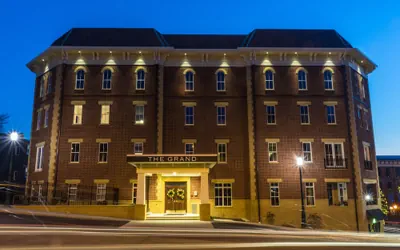 Photo 2 - The Mount Vernon Grand Hotel