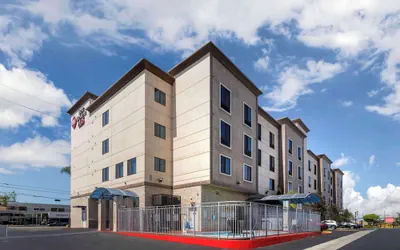 Photo 2 - Best Western Plus Gardena Inn & Suites