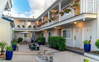 Photo 2 - Ocean Park Inn
