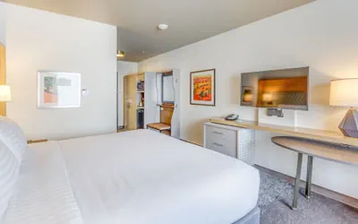Photo 3 - Holiday Inn & Suites Bellingham by IHG