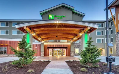 Photo 2 - Holiday Inn & Suites Bellingham by IHG