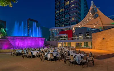 Photo 4 - The Westin At The Woodlands