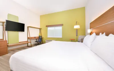 Photo 5 - Holiday Inn Express & Suites Salem by IHG