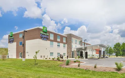 Photo 2 - Holiday Inn Express & Suites Salem by IHG