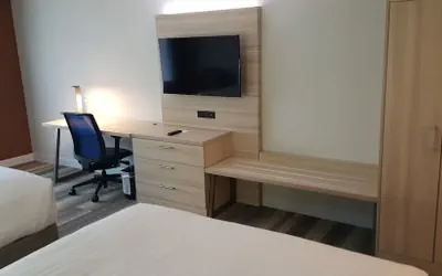 Photo 2 - Holiday Inn Express & Suites Toledo West by IHG