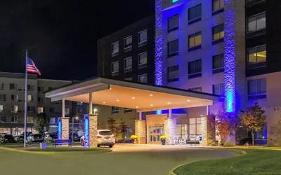 Holiday Inn Express & Suites Toledo West by IHG