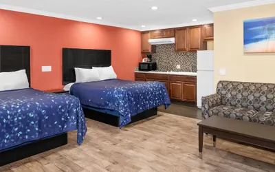 Photo 4 - Scandia Motel