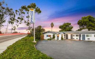 Photo 2 - Scandia Motel