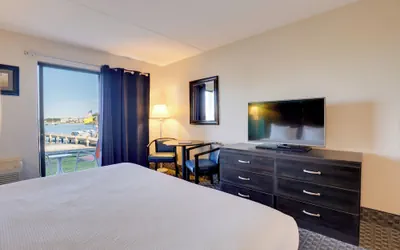 Photo 4 - The Bay Resort