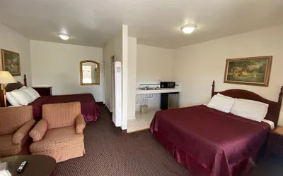 Photo 5 - Economy Inn