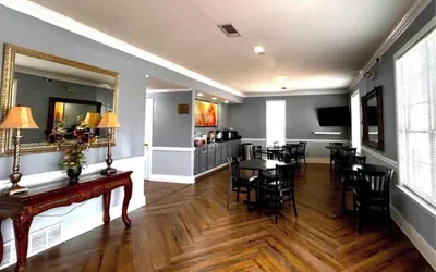 Photo 3 - Plantation Oaks Suites & Inn Millington