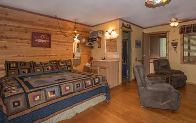 Photo 4 - Whispering Pine Cabins