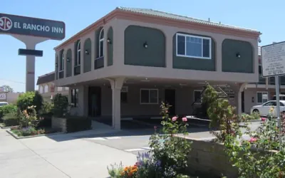 Photo 2 - El Rancho Inn Hawthorne
