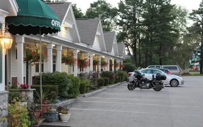 Photo 2 - Golden Gables Inn Dazzler Select by Wyndham