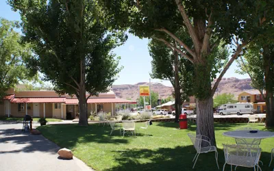 Photo 2 - Adventure Inn & Motel