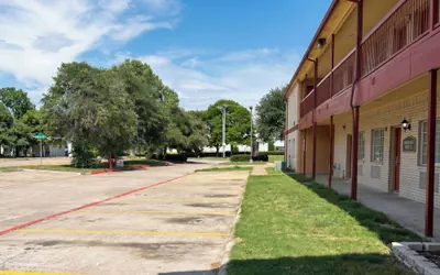 Garland Inn & Suites near Dallas TX