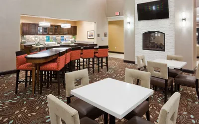 Photo 4 - Homewood Suites by Hilton Davenport