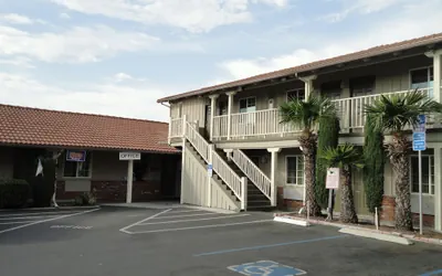 Photo 3 - Escondido Inn