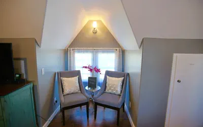 Photo 5 - New Haven Inn
