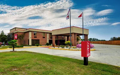 Photo 2 - Red Roof Inn & Suites Jacksonville, NC