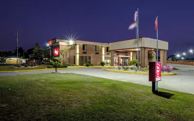 Red Roof Inn & Suites Jacksonville, NC