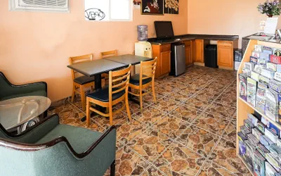 Photo 4 - Route 66 Inn