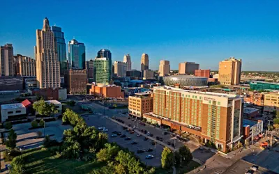 Photo 2 - Courtyard by Marriott Kansas City Downtown/Convention Center