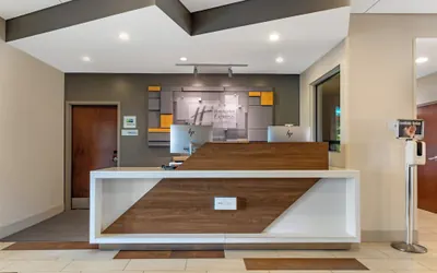 Holiday Inn Express & Suites Lancaster East - Strasburg by IHG