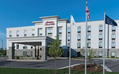 Photo 2 - Hampton Inn & Suites Michigan City