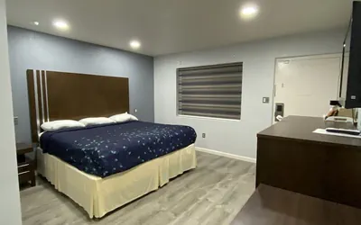 Photo 3 - Budget Inn
