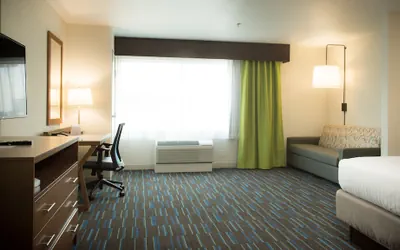 Photo 5 - Holiday Inn Express & Suites Rock Falls by IHG