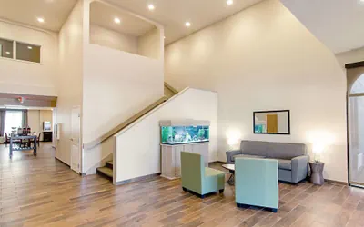 Photo 4 - Quality Inn & Suites Near Tanger Outlet Mall