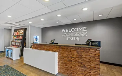 Photo 4 - Hampton Inn Fond du Lac