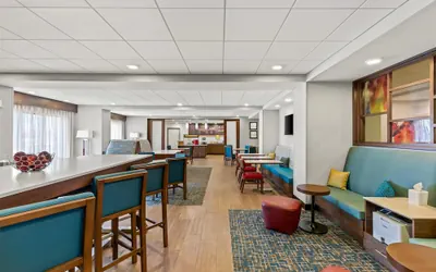 Photo 3 - Hampton Inn Fond du Lac