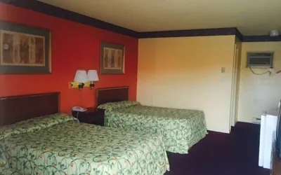 Photo 3 - Penn Terrace Motel